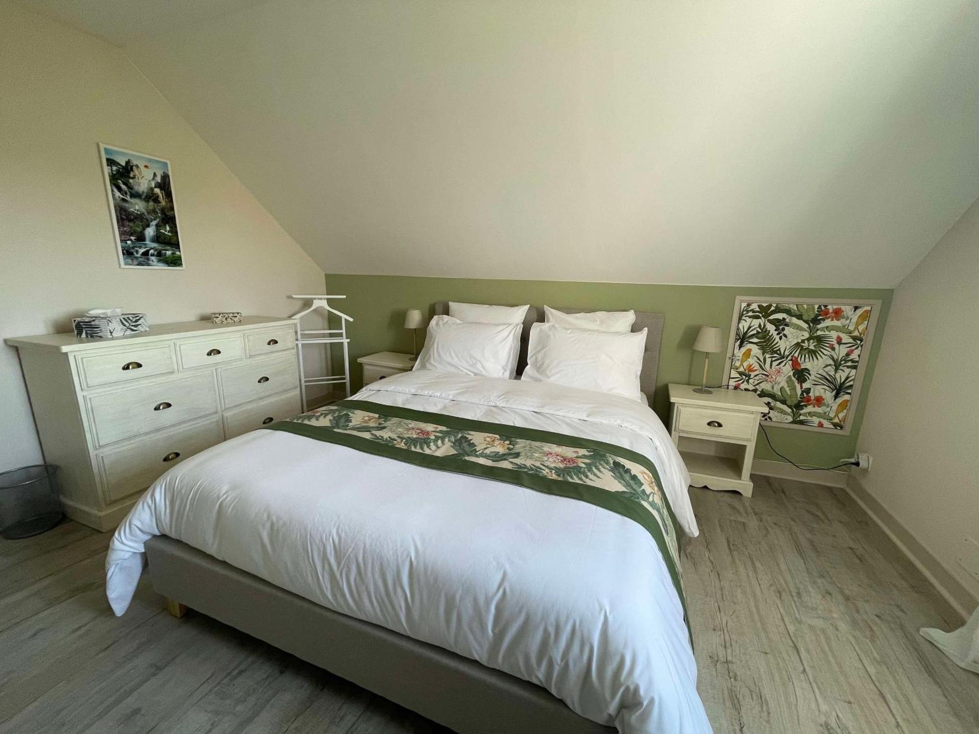 Des Roux Et Des Pious Suite De 35 A 60 M2 Et 3 Chambres Pour Groupe De 2 A 6 Personnes Civray-de-Touraine Extérieur photo